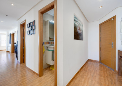 Reventa · APARTAMENTO · Torrevieja · Playa Acequion