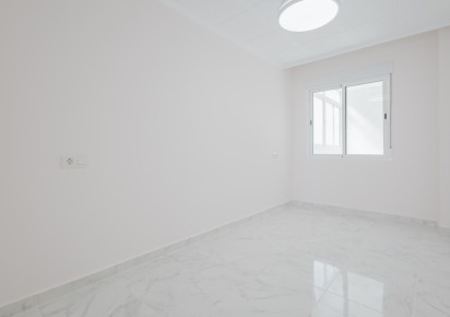 Reventa · APARTAMENTO · Torrevieja · Playa de La Acequion
