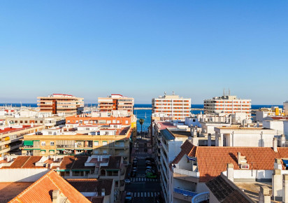 Reventa · APARTAMENTO · Torrevieja · Playa del Acequión