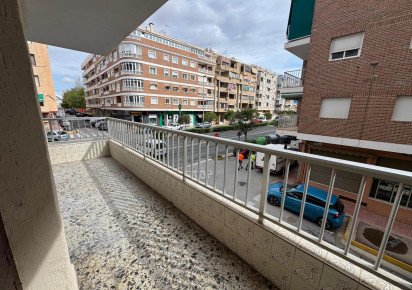 Reventa · APARTAMENTO · Torrevieja · Playa del Acequión