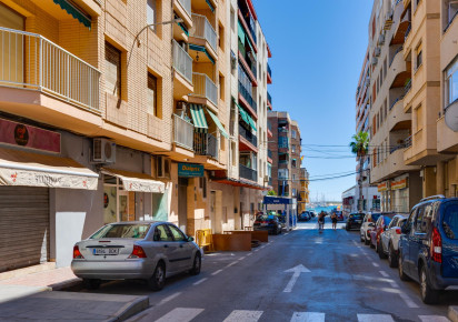Reventa · APARTAMENTO · Torrevieja · Playa del Acequión