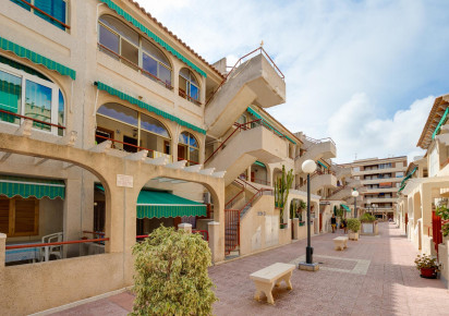 Reventa · APARTAMENTO · Torrevieja · Playa del Acequión