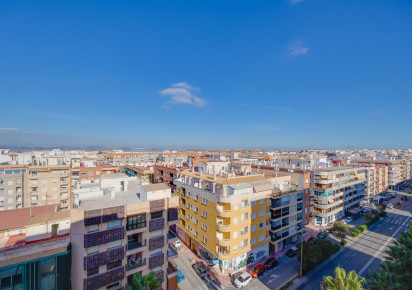 Reventa · APARTAMENTO · Torrevieja · Playa del Acequión