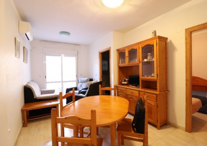 Reventa · APARTAMENTO · Torrevieja