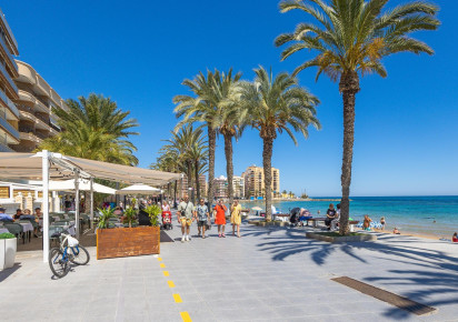 Reventa · Apartment · Torrevieja · Playa del cura