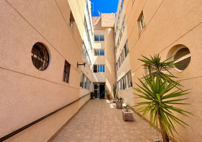 Reventa · Apartment · Torrevieja · Urbanización San Luis