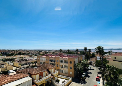Reventa · Apartment · Torrevieja · Urbanización San Luis