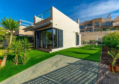 Reventa · Chalet · Orihuela Costa · La Zenia