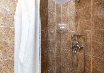 Reventa · detached house · La Fustera