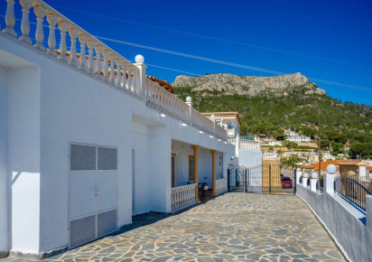 Reventa · detached house · Oltamar