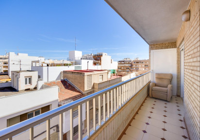 Reventa · Flat · Torrevieja · Habaneras