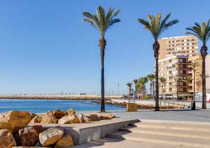 Reventa · Flat · Torrevieja · Habaneras