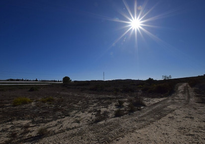 Reventa · Land · San Miguel de Salinas