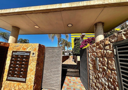 Reventa · Semidetached villa · Mil Palmeras