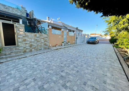 Reventa · Townhouse · Torrevieja · Urbanización San Luis