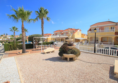 Reventa · Townhouse · Villamartin - Las Filipinas