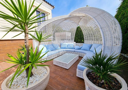 Reventa · Villa · La Mata