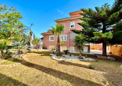 Reventa · - VILLA · Orihuela · Los Balcones