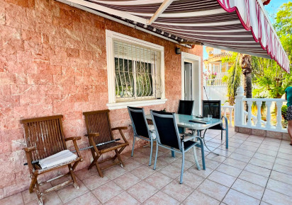 Reventa · - VILLA · Orihuela · Los Balcones