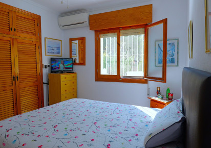 Reventa · Villa · Torrevieja · Urbanización San Luis