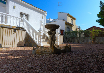 Reventa · Villa · Torrevieja · Urbanización San Luis