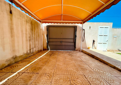 Reventa · - VILLA · Torrevieja · Urbanización San Luis