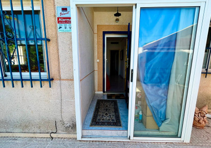 Reventa · - VILLA · Torrevieja · Urbanización San Luis