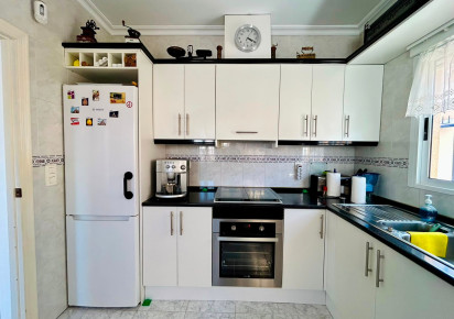 Reventa · - VILLA · Torrevieja · Urbanización San Luis