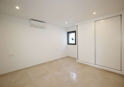 Rynek pierwotny · detached house · Calpe