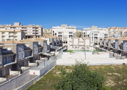 Rynek pierwotny · Terraced Houses · Santa Pola