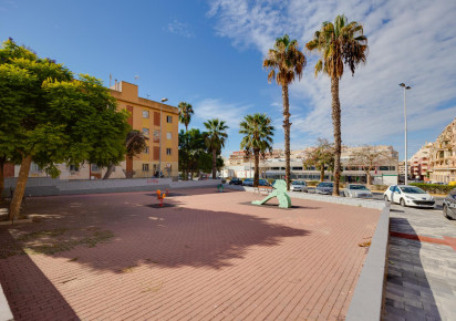 Rynek wtórny · APARTAMENTO · Torrevieja · Centro