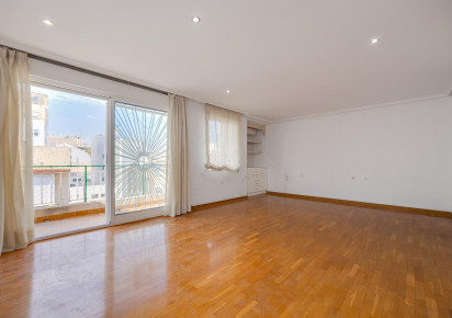 Rynek wtórny · APARTAMENTO · Torrevieja · Centro