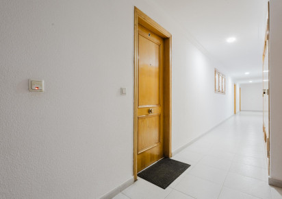 Rynek wtórny · APARTAMENTO · Torrevieja · Playa de La Acequion