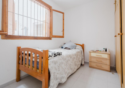 Rynek wtórny · APARTAMENTO · Torrevieja · Playa de La Acequion