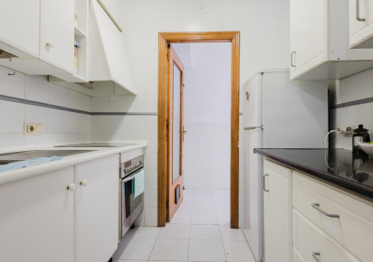 Rynek wtórny · APARTAMENTO · Torrevieja · Playa de La Acequion