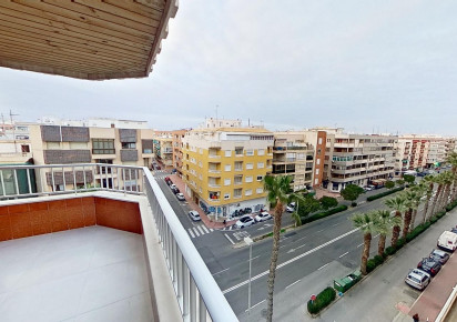 Rynek wtórny · APARTAMENTO · Torrevieja · Playa del Acequión
