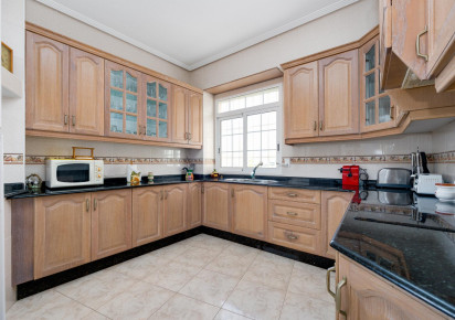 Rynek wtórny · APARTAMENTO · Torrevieja · Playa del Acequión