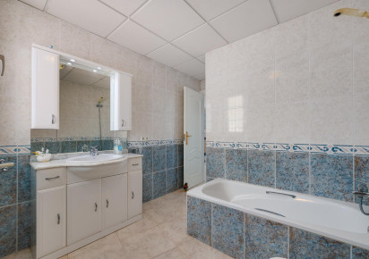 Rynek wtórny · APARTAMENTO · Torrevieja · Playa del Acequión