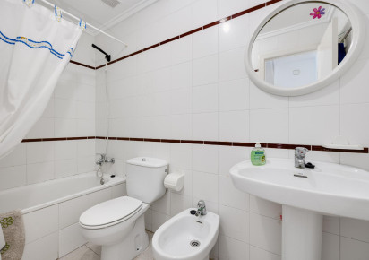 Rynek wtórny · APARTAMENTO · Torrevieja · Playa del Acequión