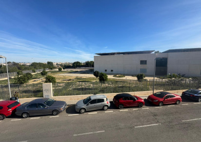 Rynek wtórny · APARTAMENTO · Torrevieja · Playa del Acequión