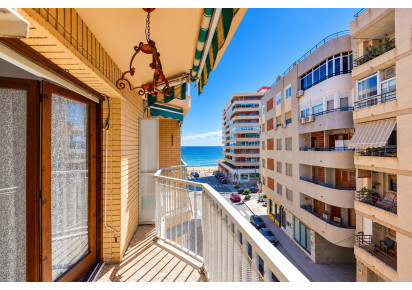 Rynek wtórny · APARTAMENTO · Torrevieja · Playa del Acequión