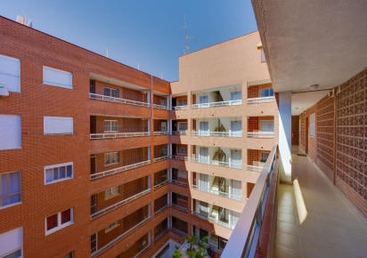 Rynek wtórny · APARTAMENTO · Torrevieja · Playa del Acequión