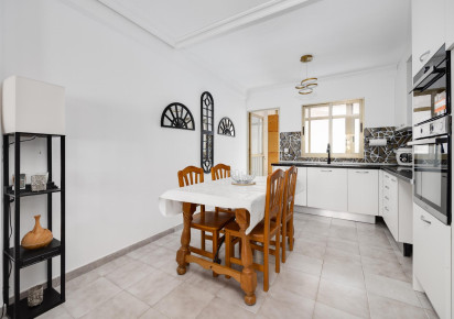 Rynek wtórny · APARTAMENTO · Torrevieja · Playa del Acequión