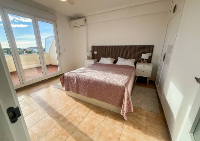 Rynek wtórny · APARTAMENTO · Torrevieja · Punta Prima