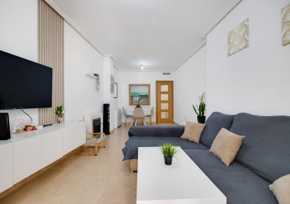 Rynek wtórny · APARTAMENTO · Torrevieja · Villa Madrid