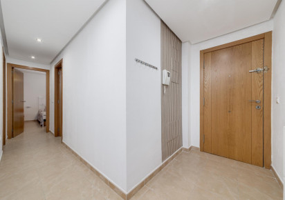 Rynek wtórny · APARTAMENTO · Torrevieja · Villa Madrid