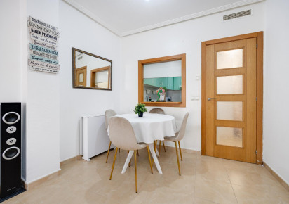 Rynek wtórny · APARTAMENTO · Torrevieja · Villa Madrid