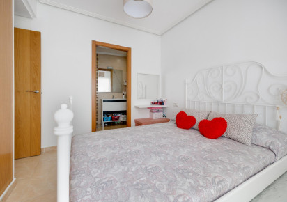 Rynek wtórny · APARTAMENTO · Torrevieja · Villa Madrid