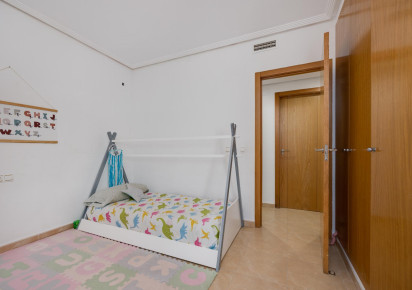 Rynek wtórny · APARTAMENTO · Torrevieja · Villa Madrid