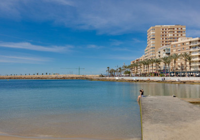 Rynek wtórny · APARTAMENTO · Torrevieja · Villa Madrid